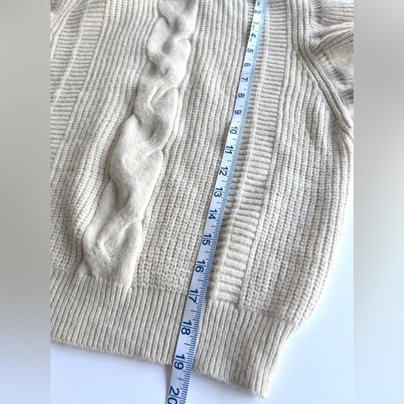 Debut Feminine Fun Natural White Ruffled Cable Knit Sleeveless Sweater Size S/M - Picture 13 of 14